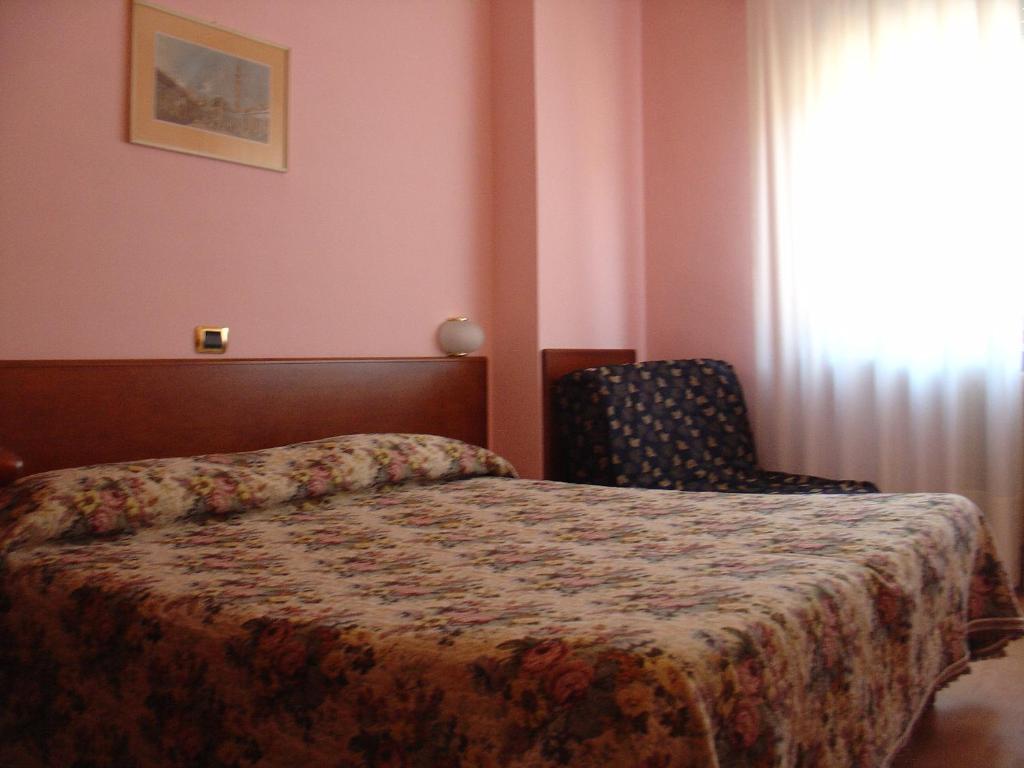 Domus Hotel Алессандрия Экстерьер фото