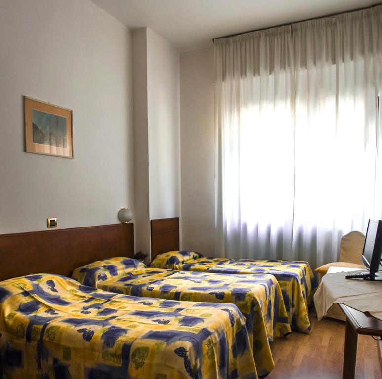 Domus Hotel Алессандрия Экстерьер фото