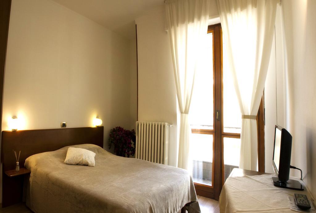 Domus Hotel Алессандрия Экстерьер фото