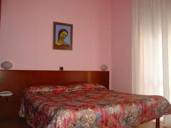 Domus Hotel Алессандрия Экстерьер фото